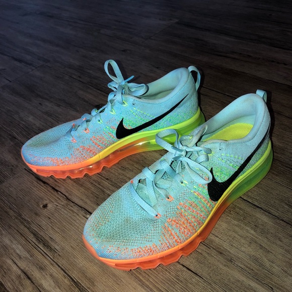 Nike Shoes - Nike Women’s Fitsole Sneakers